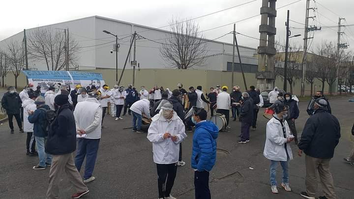 Trabajadores de La Salteña cumplen una semana de paro en reclamo de un 10% de aumento paritario adeudado