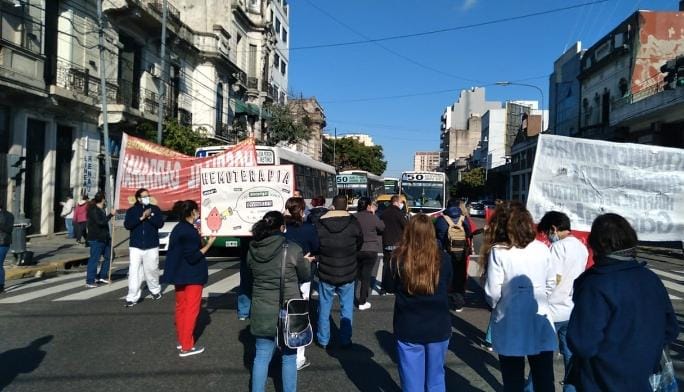 Trabajadores paralizaron el Hospital Garrahan para pedir revisión del 35% en cuotas acordado: «No llegamos a fin de mes»