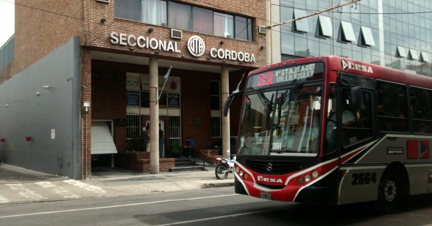 La UTA Córdoba levantó el paro del transporte urbano luego de cobrar deuda salarial y descomprime una de las provincias en conflicto