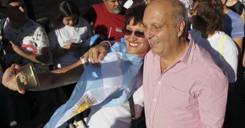 Acusan al gremio de Barrionuevo de tener más diálogo con Lombardi que con los despedidos de Torres de Manantiales