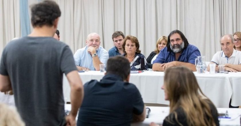 Kicillof recibe a los docentes con la reapertura de las paritarias en el horizonte