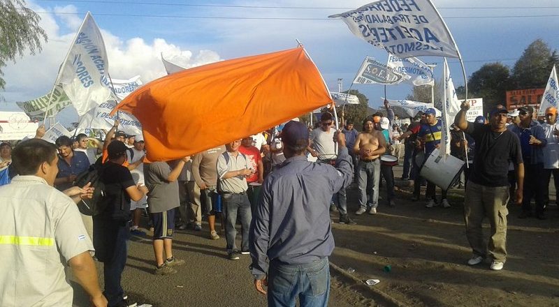 Yofra reclamó un salario inicial de casi 110 mil pesos, Trabajo pidió evitar conflictos y las paritarias de Aceiteros siguen la semana próxima