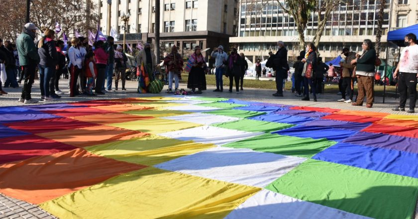 Barrios de Pie apuntan a Larreta por la reducción de fondos asistenciales y le pide que reconozca a las cocineras y promotoras