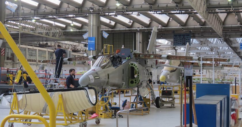 Córdoba: La Fábrica Argentina de Aviones Fadea aplica un plan de suspensiones «rotativas y flexibles» para «sostener las capacidades estratégicas»