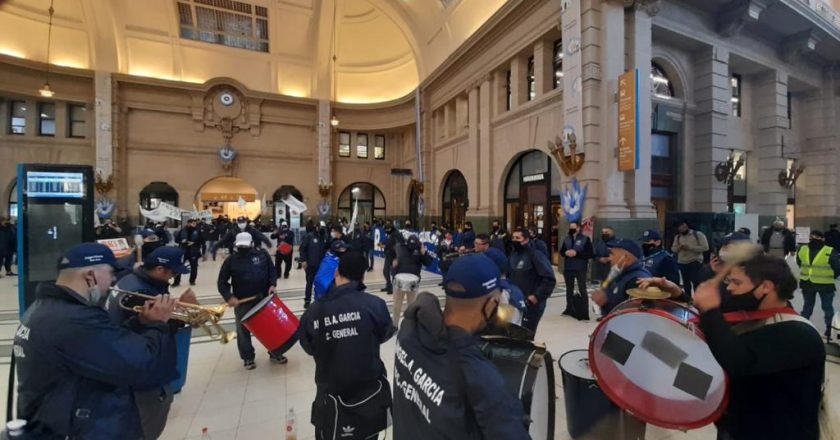 Tras el bloqueo de boleterías y la liberación de molinetes, trabajadores de Seguridad Privada abren canal de negociación para frenar la violación de su convenio