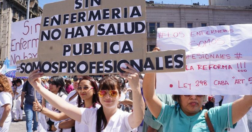 Enfermería de la Ciudad junto a la Federación de Profesionales preparan un paro y corte de Callao y Corrientes para mañana