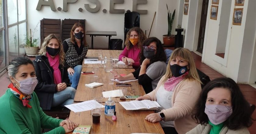 Mujeres sindicalistas avanzan en el próximo cuadernillo de formación: reducción de la jornada laboral