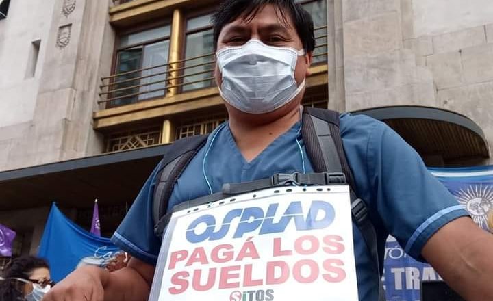 Trabajadores de la Obra Social acusan a los gremios docentes de cerrar un centro médico en pandemia y de hacer un ajuste «menemista»