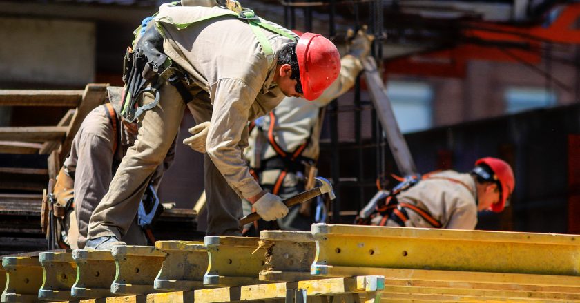 Auge del empleo en la construcción: cerca del pico histórico de 2015