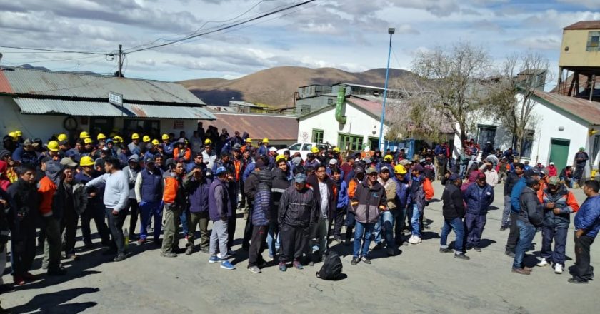 Entregan en Jujuy seguro de desempleo a cerca de 400 trabajadores despedidos de la empresa minera El Aguilar