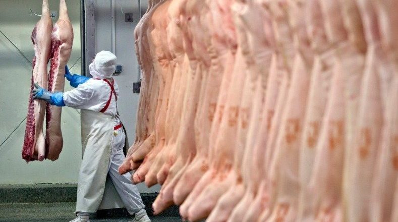 Trabajadores de la carne revisaron sus paritarias y alcanzaron una recomposición salarial del 45% con las cámaras frigoríficas de Carne Roja