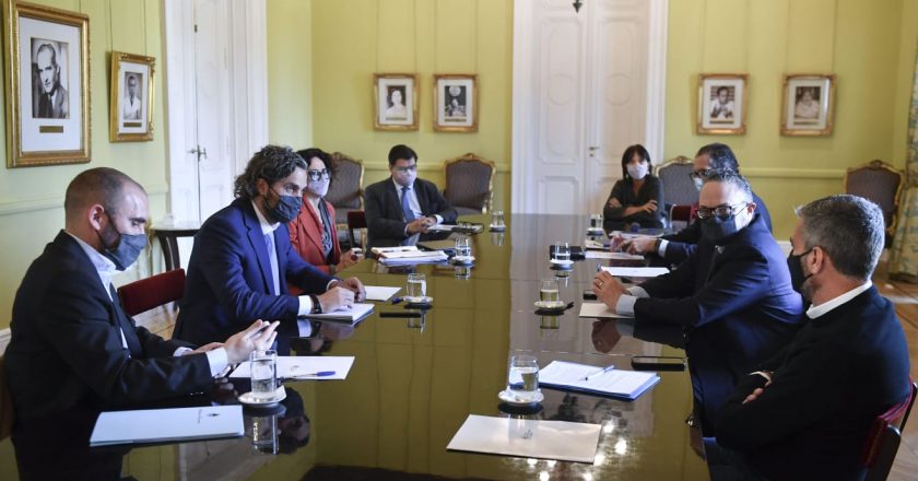 El gabinete económico anunció coordinación entre ministerios para reconvertir planes sociales en empleo