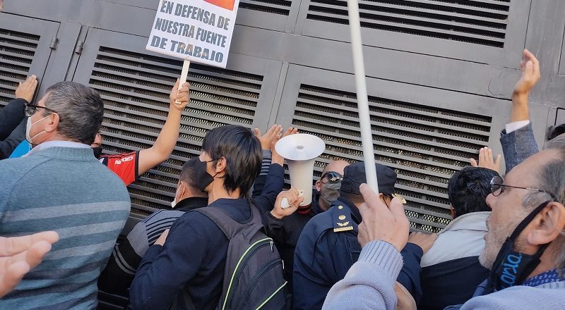 Morales mandó a su cuñado y a su hermano a liquidar el Banco de Desarrollo y abre un frente de conflicto con Palazzo