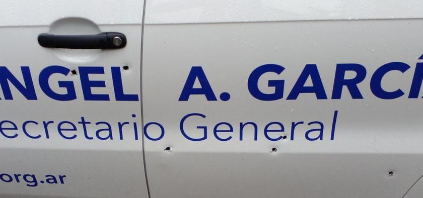 Balearon auto del gremio de la Seguridad Privada en Lomas de Zamora