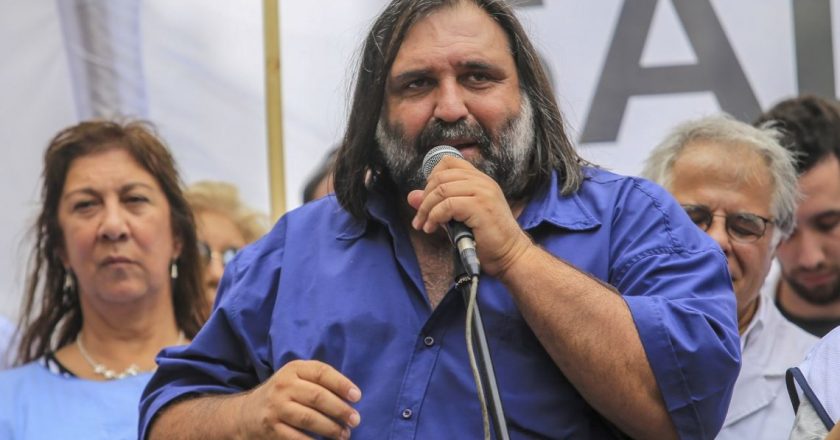 Baradel condenó el «linchamiento mediático» a la docente de La Matanza: «Una cosa es el adoctrinamiento y otra cosa es el debate”