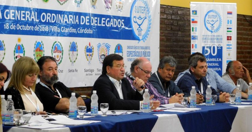 Con la revisión paritaria estancada, afiliados se autoconvocan en la sede del SUTEP y se le abre un foco de conflicto inesperado a Paniagua
