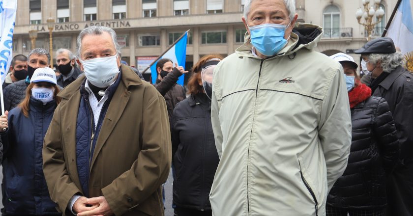 Se calienta la pelea entre Camaño y Barrionuevo y un cruce entre delegados terminó con una denuncia policial