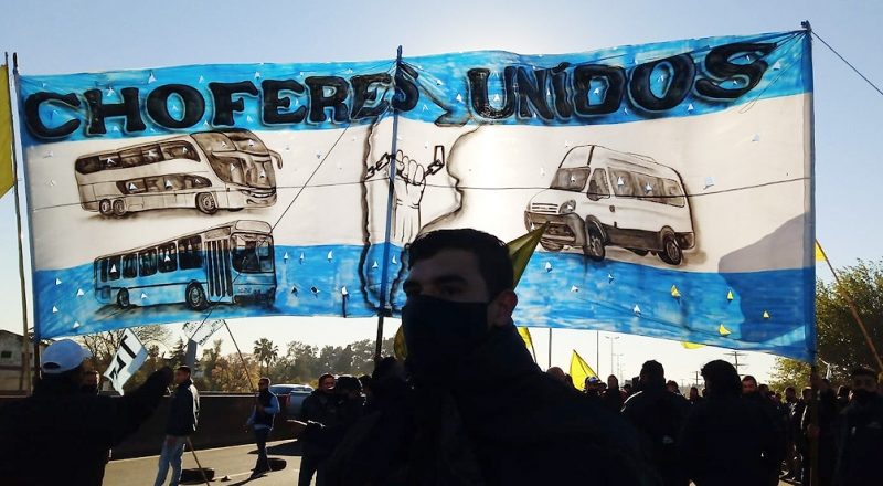 Otra vez los choferes de la UTA salen a la calle a cortar y desconocen la conducción de Roberto Fernández