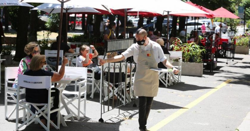 Gastronomía y hotelería: «Si pagaran lo que corresponde tendrían trabajadores de sobra»