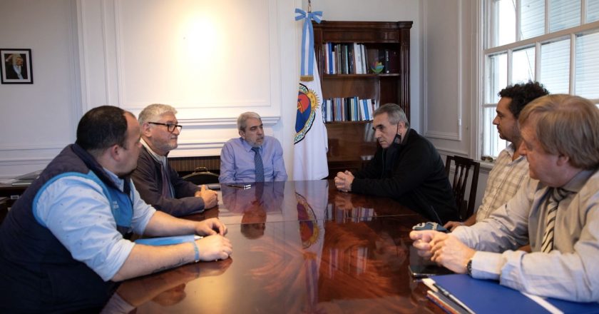 Schmid le pidió a Aníbal Fernández que las embarcaciones para patrullaje marítimo «se construyan en astilleros nacionales»