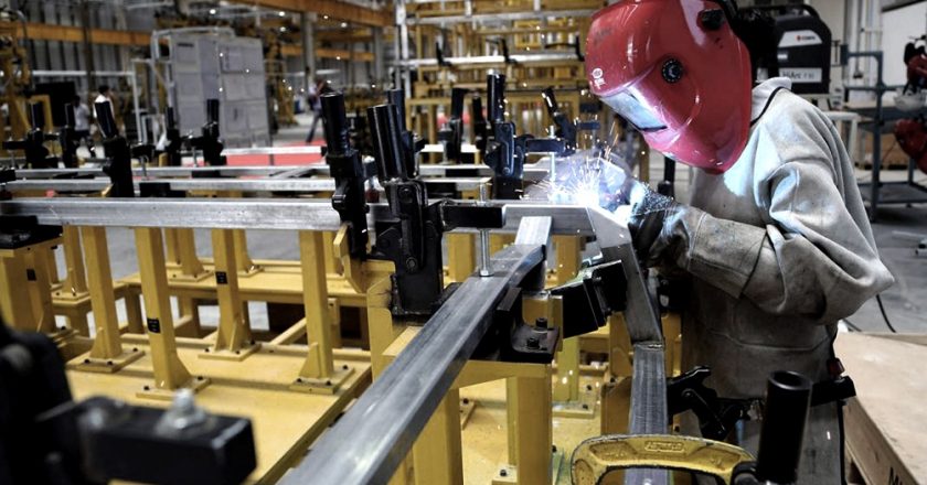 Creció 4,2% el empleo en la actividad metalúrgica y la mitad de las empresas prevén aumentar la producción