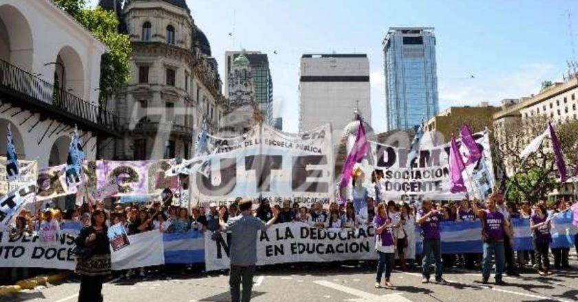 Gremios docentes porteños rechazan prácticas laborales en secundarios: «Es trabajo precarizado»