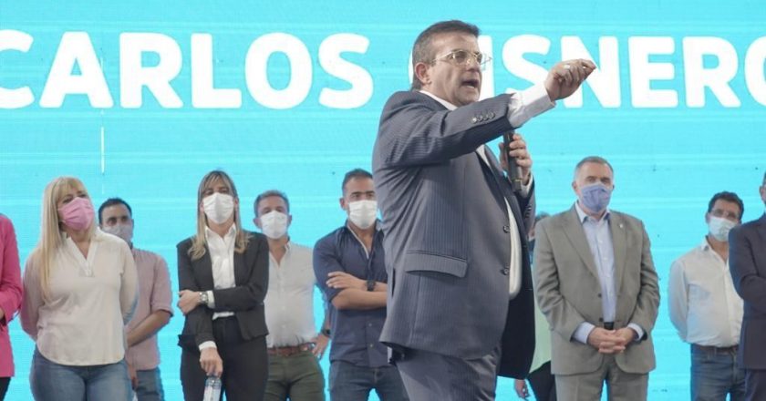 Cisneros hizo una demostración de fuerzas, cerró la campaña con un multitudinario acto y ratificó el respaldo a los candidatos del Frente de Todos