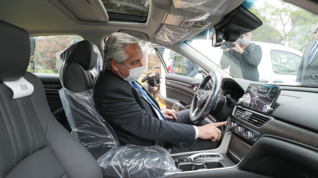 Fernández en la planta de Toyota