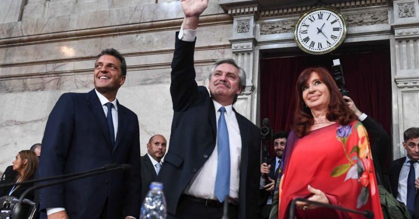 Cristina y Massa otorgaron un bono de fin de año de 22 mil pesos para los trabajadores legislativos y excluyeron a diputados y senadores
