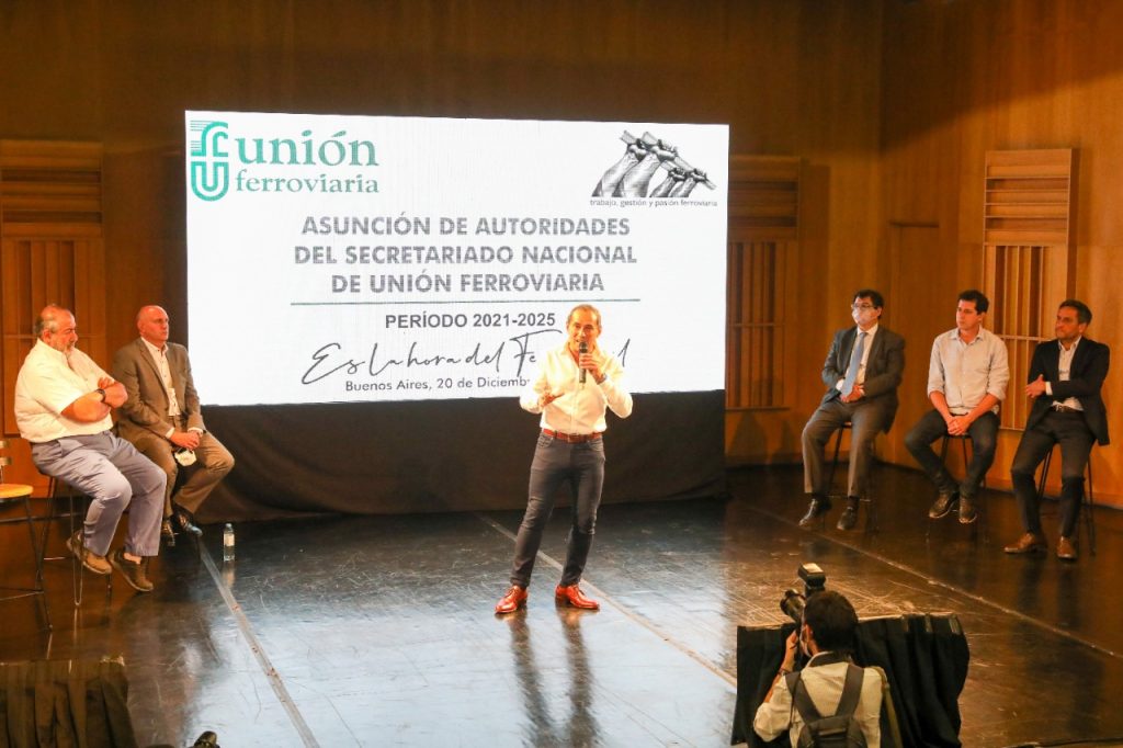 Sasia reunió a 5 ministros nacionales y a la cúpula de la CGT en su reasunción como titular de la Unión Ferroviaria