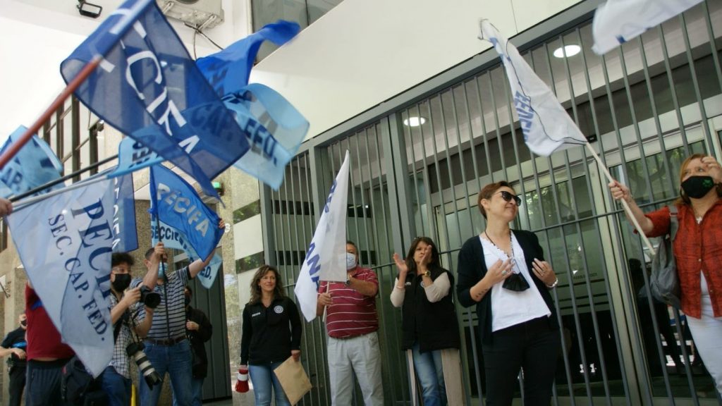 Trabajadores civiles de las fuerzas armadas van a la Justicia para que Trabajo convoque a elecciones y frene el "vaciamiento" de su gremio