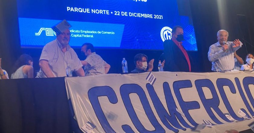 Fin de año caliente en Comercio: Cavalieri encabezó una asamblea y Muerza irrumpió con un grupo de choque