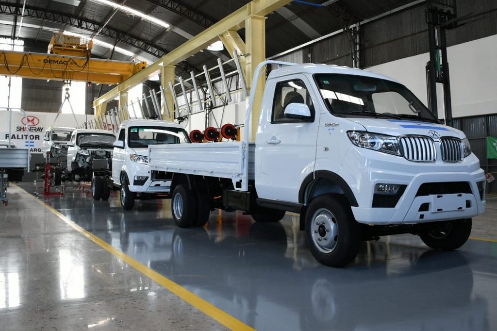 Se puso en marcha la producción de un utilitario chino en La Plata y se suman empleos al sector automotriz