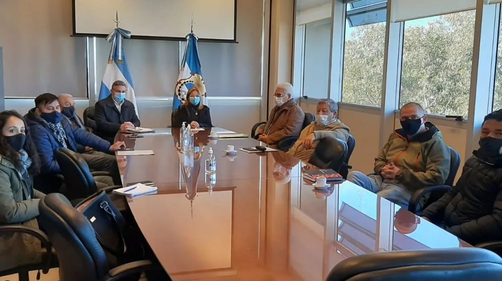 San Juan da la nota, aumenta los sueldos estatales en un 11% y confirma un incremento total del 69%