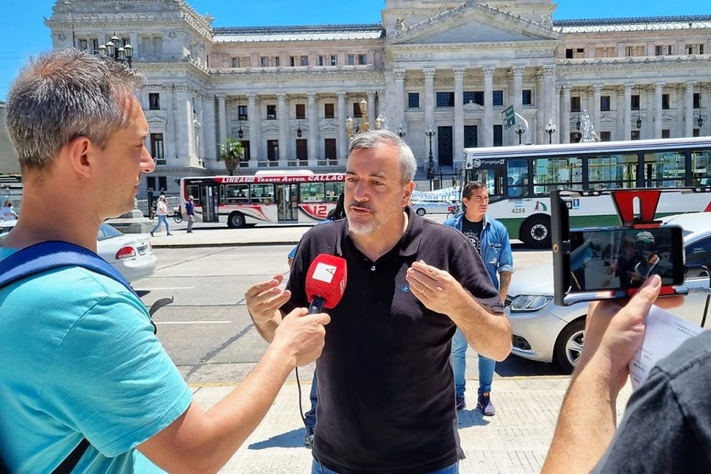 Aguiar le pide al Gobierno que ponga en funcionamiento la planta de agua pesada que cerró el macrismo: "Es hora de que las voluntades políticas se concreten"