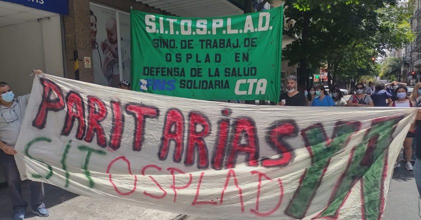 El gremio de trabajadores de la obra social docente reclamó salarios acordes con la canasta básica