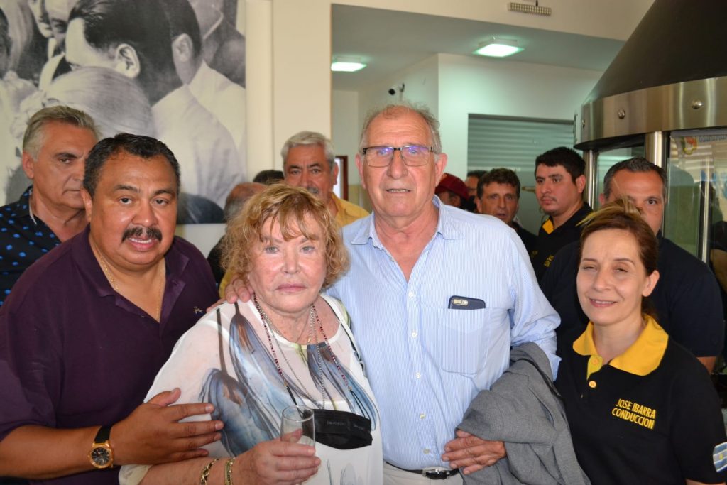 José Ibarra y María Servini en el brindis de fin de año de las 62 Organizaciones