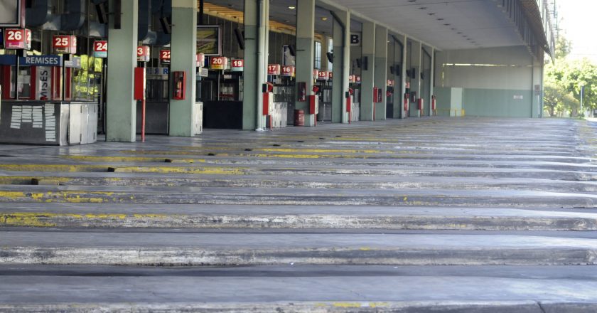 #AHORA Tras otra audiencia fallida, la UTA ratificó el paro nacional de colectivos desde las 00 horas de este miércoles