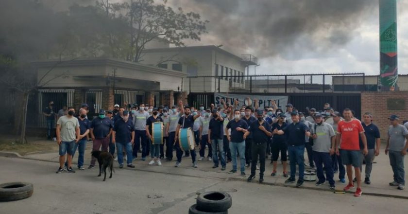 Se extiende el conflicto salarial en su planta de Tortuguitas y Fernet Branca está cerca del desabastecimiento