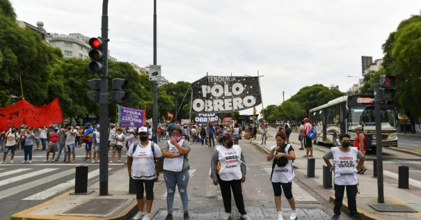 El Polo Obrero Tendencia cortó la Avenida 9 de Julio en reclamo del pago del Potenciar Trabajo