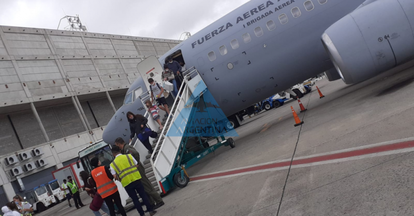 Furia de los gremios por el acuerdo entre LADE y Flybondi: «Beneficia a los enemigos del trabajo aeronáutico argentino digno y altamente calificado»