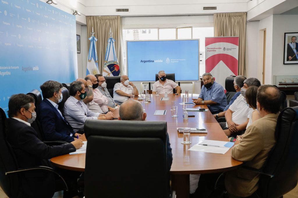 Guerrera, la CGT y la CATT constituyeron mesa de trabajo para revertir los cambios de bandera en los buques y evitar que se pierda empleo argentino