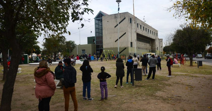 #EXCLUSIVO La explosión de contagios de Covid aumentó el ausentismo laboral y las Pymes ya piden una reunión tripartita urgente para tratar el asunto