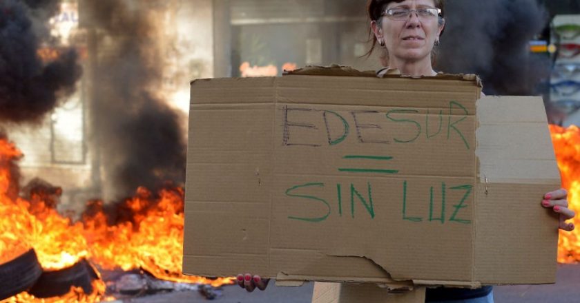 Convocada por una decena organizaciones gremiales, jornada de protesta contra Edesur y Edenor en reclamo por las deficiencias en el servicio de energía