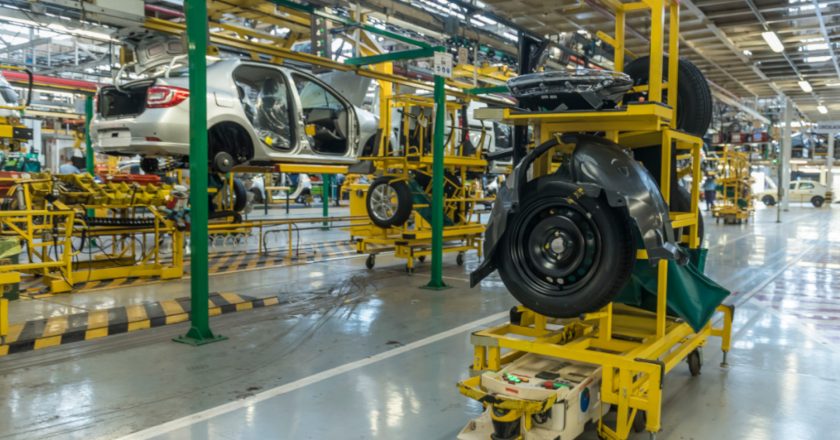 Buena para SMATA: Renault aumenta la producción en su planta de Córdoba, suma un nuevo turno y toma 300 operarios