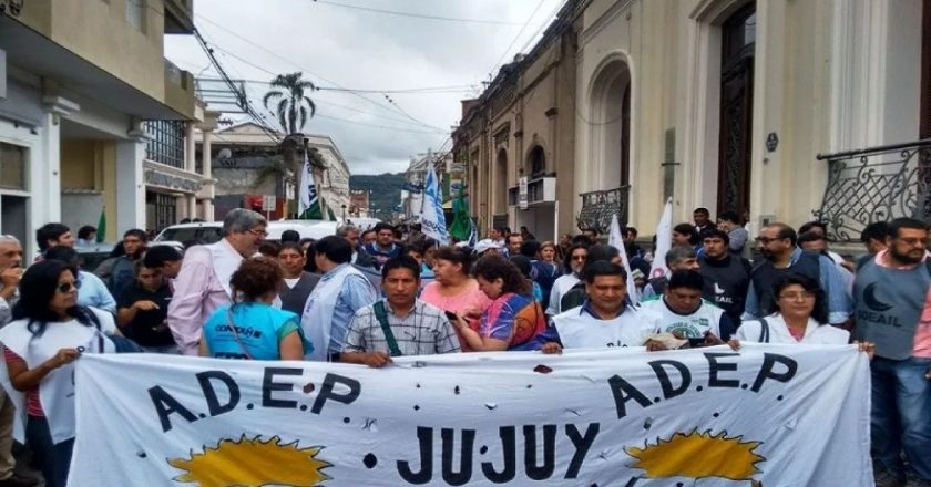 Los docentes de Jujuy van a la huelga por 48 horas, pero Morales dice que el inicio de clases está garantizado