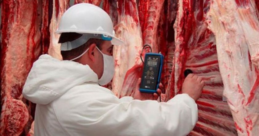 Trabajadores de la carne cerraron la paritaria 2021 en el 50% y anticiparon que ese será el piso para 2022