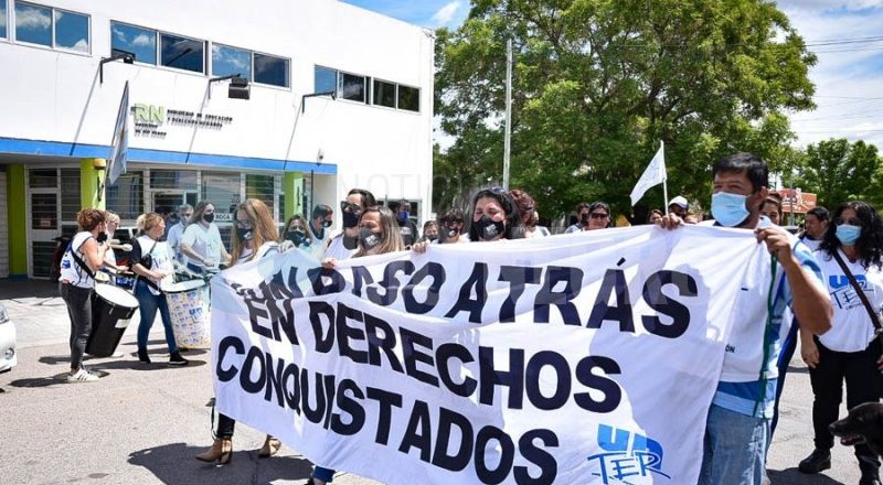 Los docentes rionegrinos anunciaron paro de 48 horas y la semana del inicio del ciclo lectivo tendrá un sólo día de clases