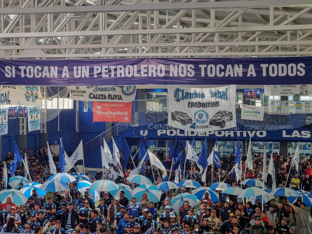 Los gremios petroleros patagónicos cierran filas, endurecen su perfil y puentean a la Federación: "Si tocan a un petrolero argentino, nos tocan a todos"