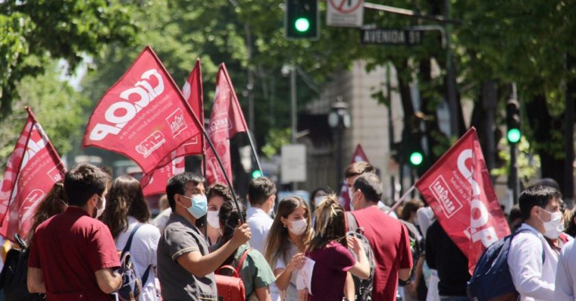 A los médicos se les acaba la paciencia, se declararon en «estado de alerta» y le piden a Kicillof la apertura de paritarias